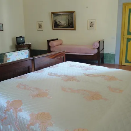 Palazzo Torriani 2* מראדי