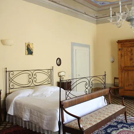 Palazzo Torriani בית הארחה