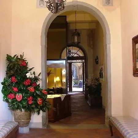 Palazzo Torriani 2* מראדי